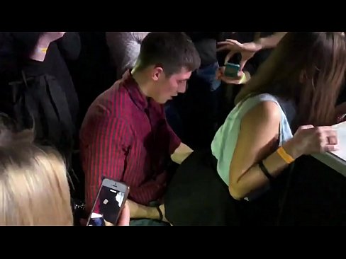 ❤️ Sexe real en una discoteca russa. Noia russa de 18 anys a l'anus i la vagina follada en una discoteca ❤️❌ Súper sexe a nosaltres ca.mrpornogratis.ru